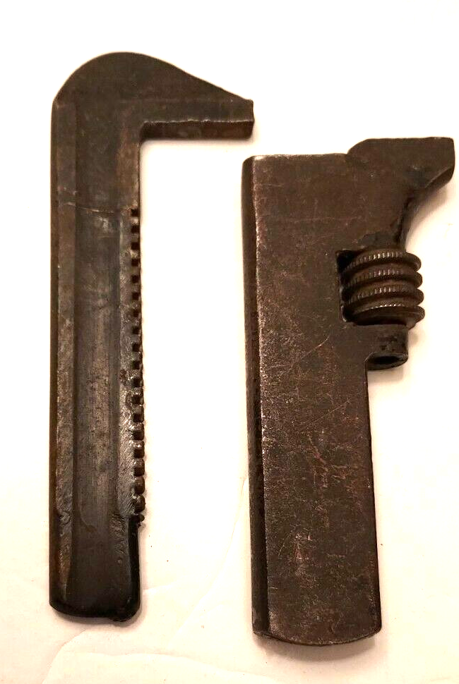 Vintage 4-3/8" ADJUSTABLE WRENCH with an "L" in a Keystone Logo (only marking)