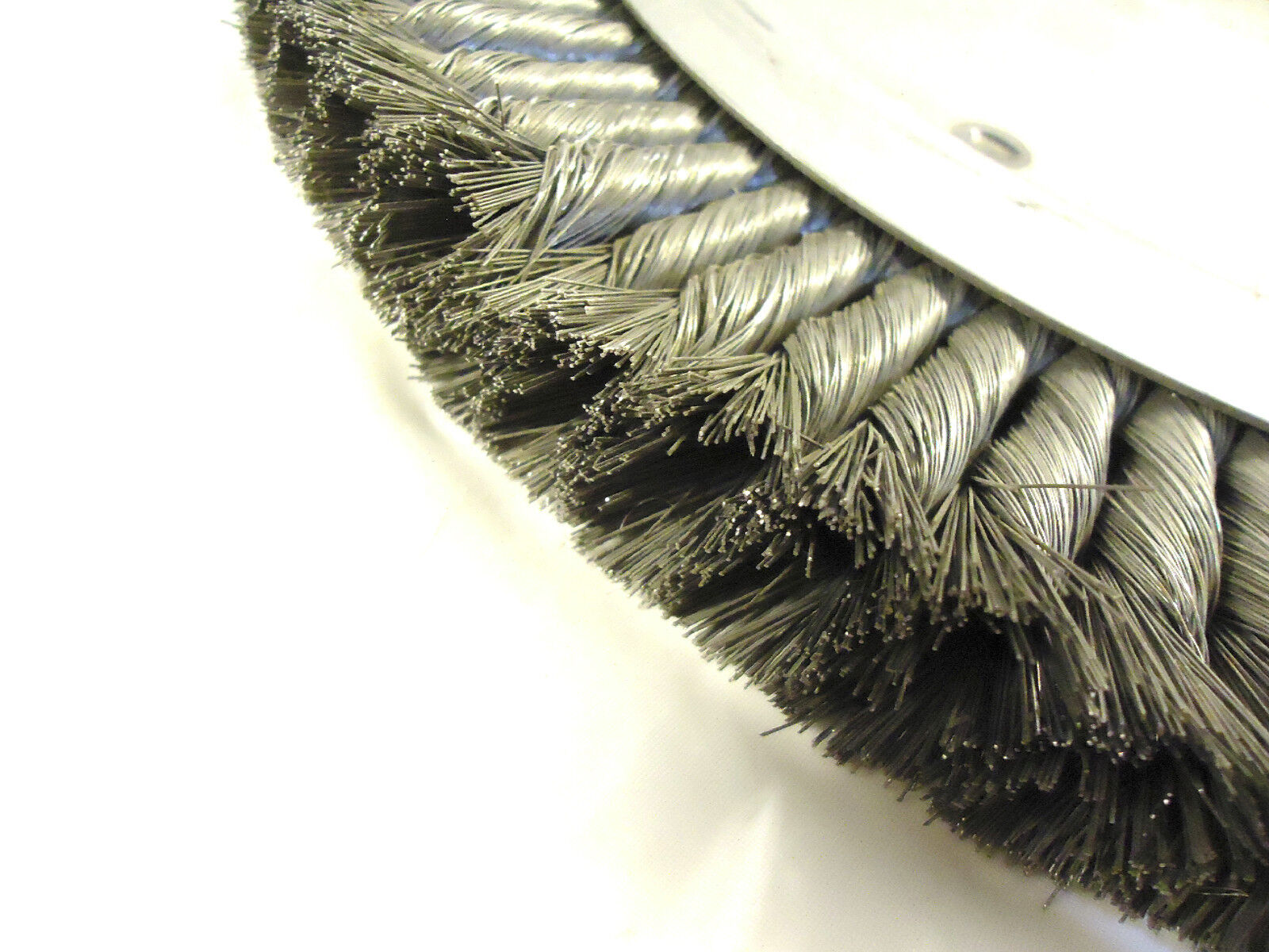 Knotted Twisted Wire Wheel 15”, USA, New.