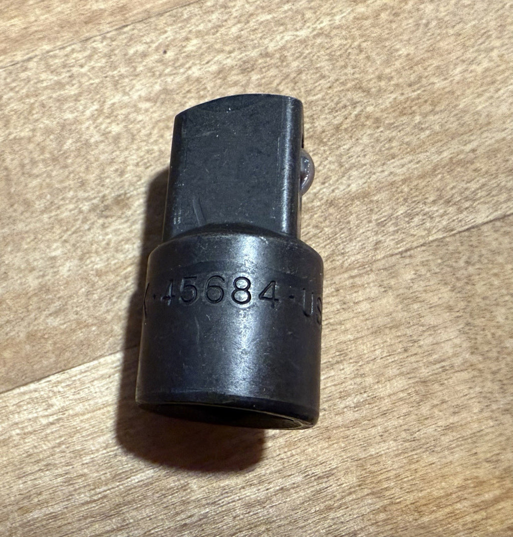 8631989