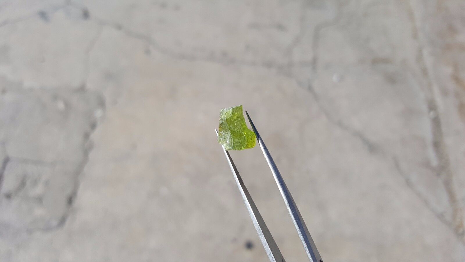 Peridot, San Carlos, Rough, 9.85 cts