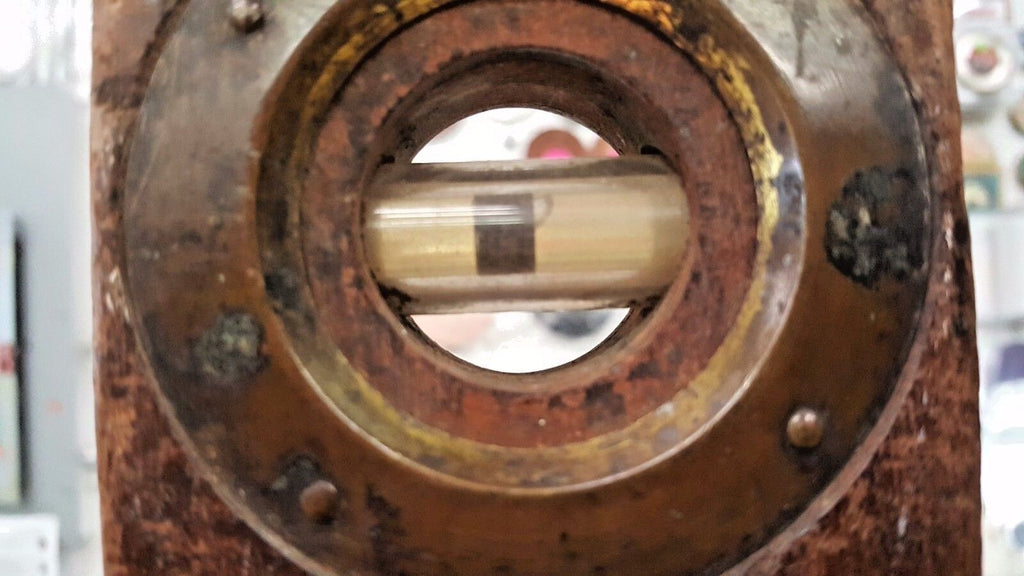 Vintage AKRON ECLIPSE LEVEL, 28”, Wooden Brass Bound, Pat. 12-20-04, Used