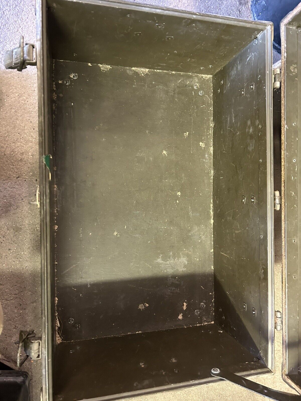 US Army Signal Corps Chest BC-5 Made By Oshkosh Trunks And Luggage