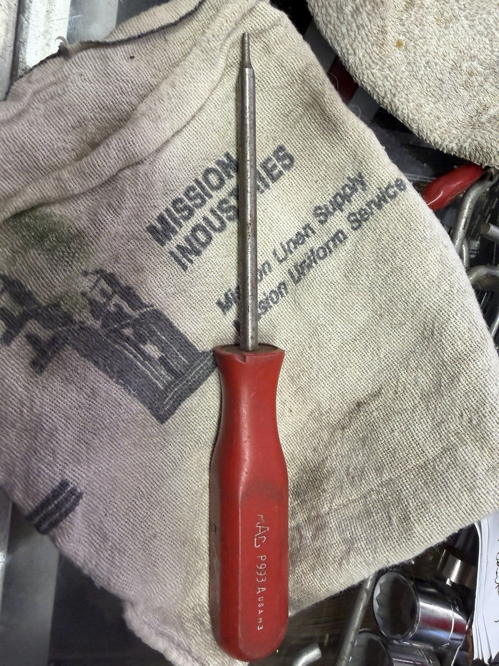 8985919