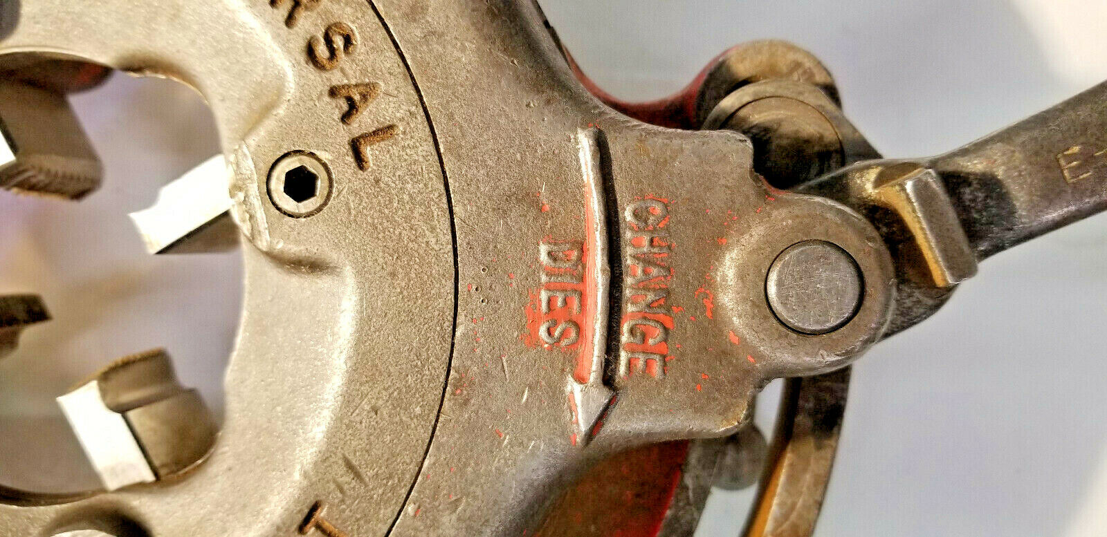 Ridgid Universal Die Head With 2 Sets of HSS Dies For Stainless Steel, FreeShip