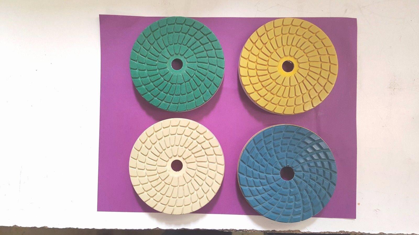 Snail Lock 4” Diamond Polishing Discs, 4 Piece Set, New/Other.