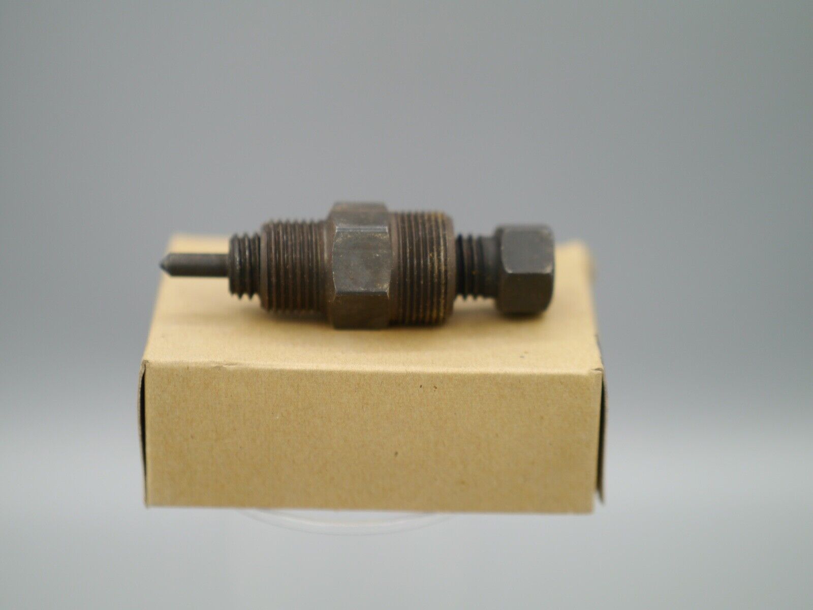 mastercool inc, 91045, diesel Kiki drive plate remover.